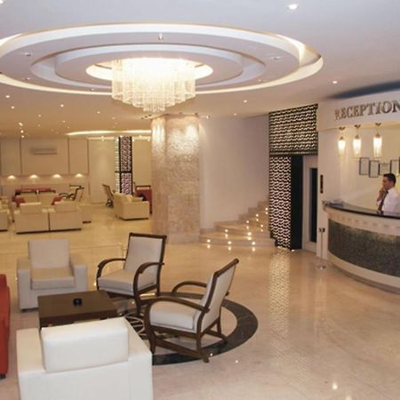 קוסדסי Esat Hotel מראה חיצוני תמונה