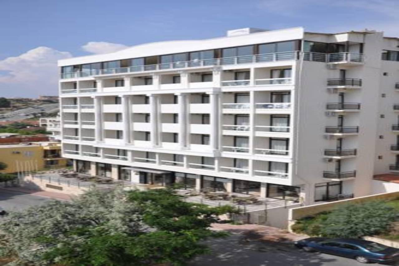 קוסדסי Esat Hotel מראה חיצוני תמונה