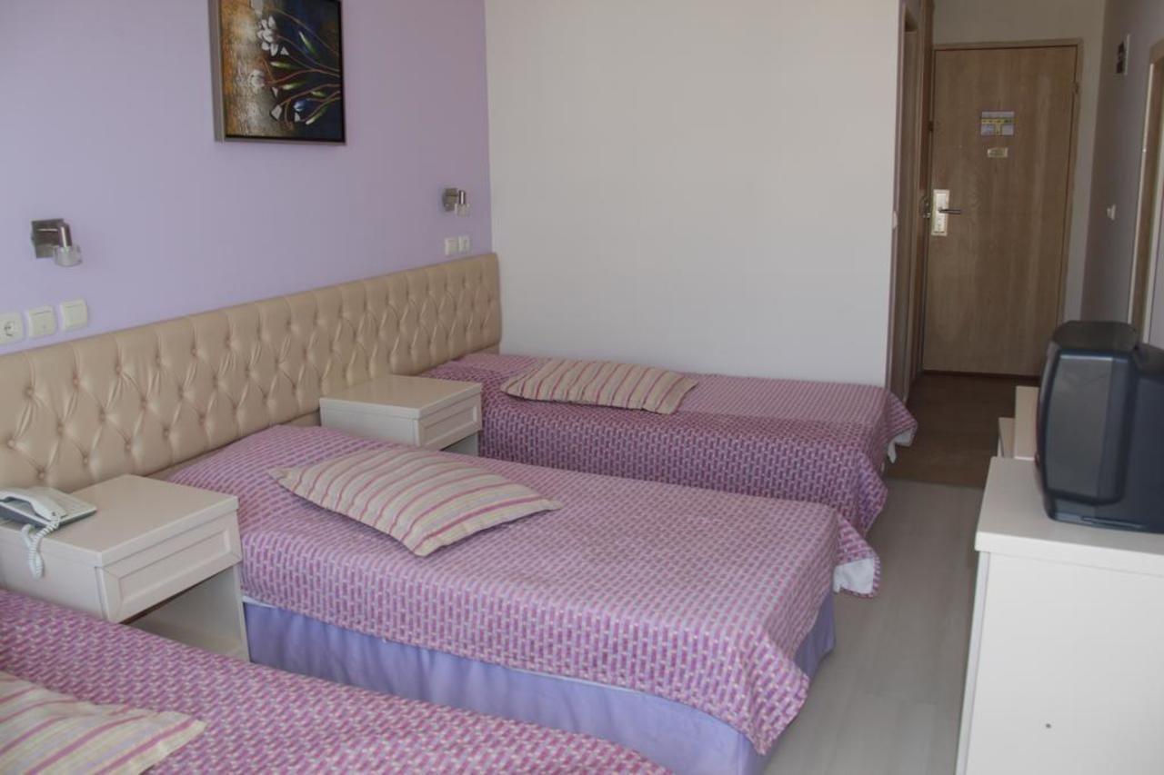 קוסדסי Esat Hotel מראה חיצוני תמונה