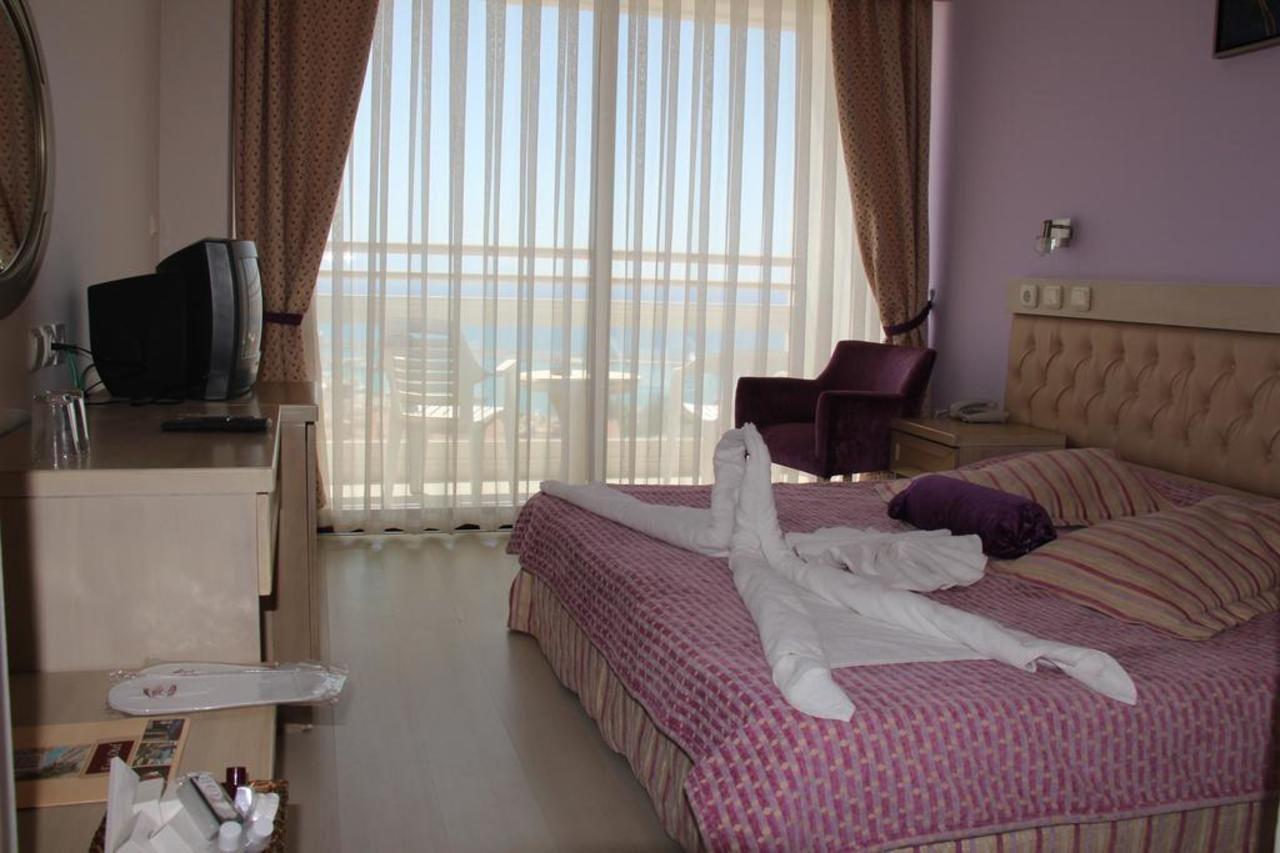 קוסדסי Esat Hotel מראה חיצוני תמונה