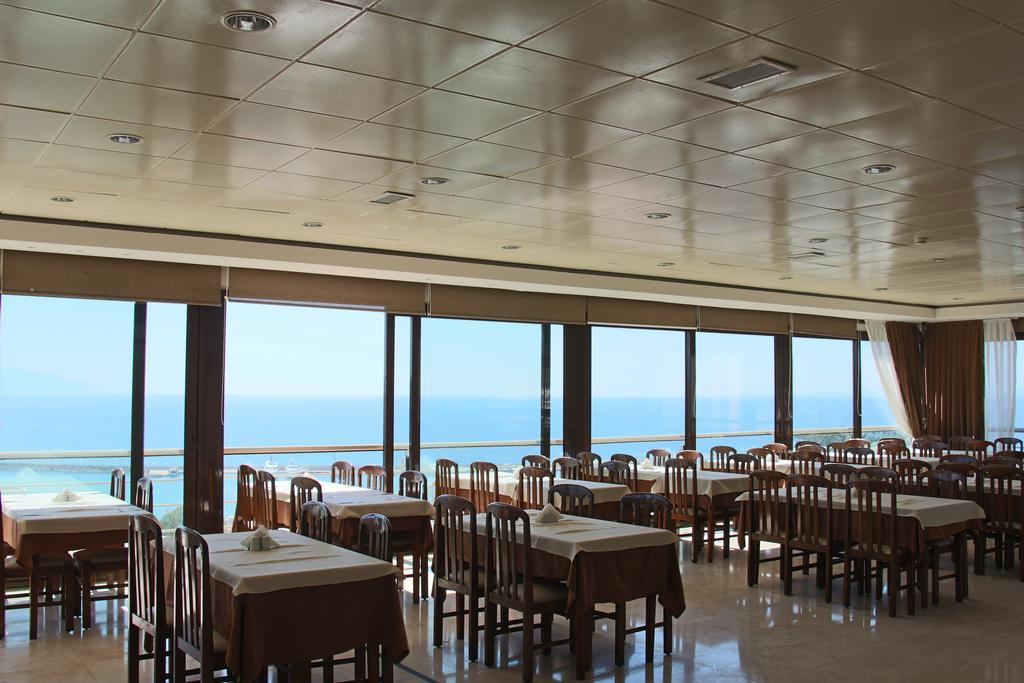 קוסדסי Esat Hotel מראה חיצוני תמונה