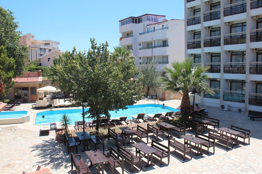 קוסדסי Esat Hotel מראה חיצוני תמונה