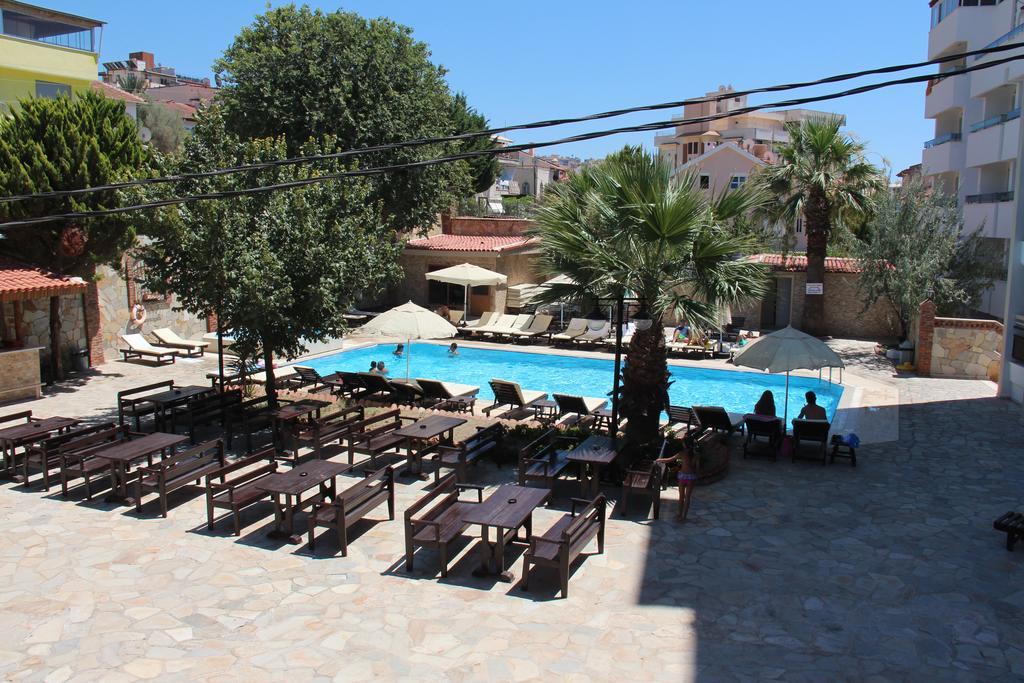 קוסדסי Esat Hotel מראה חיצוני תמונה