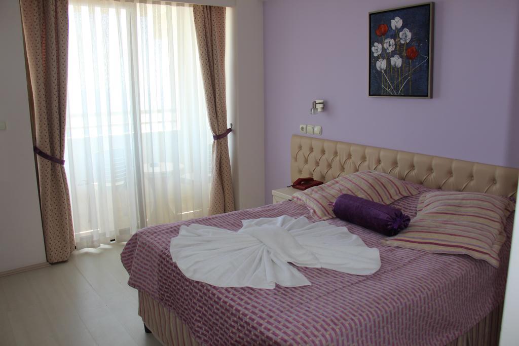 קוסדסי Esat Hotel מראה חיצוני תמונה