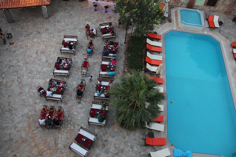 קוסדסי Esat Hotel מראה חיצוני תמונה